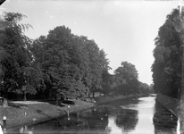 41902 Gezicht op de Stadsbuitengracht te Utrecht, vanaf de Willemsbrug, uit het noorden.